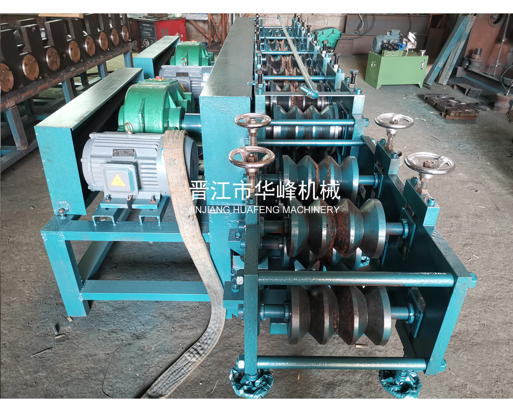 廢舊租賃腳手架圓管變方管機(jī) 架子管壓方管設(shè)備 建筑多規(guī)格圓管變方管設(shè)備